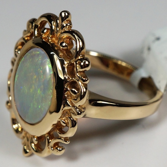 Jewelry - 14KY Gold 11 x 9mm Oval Genuine Opal Ring